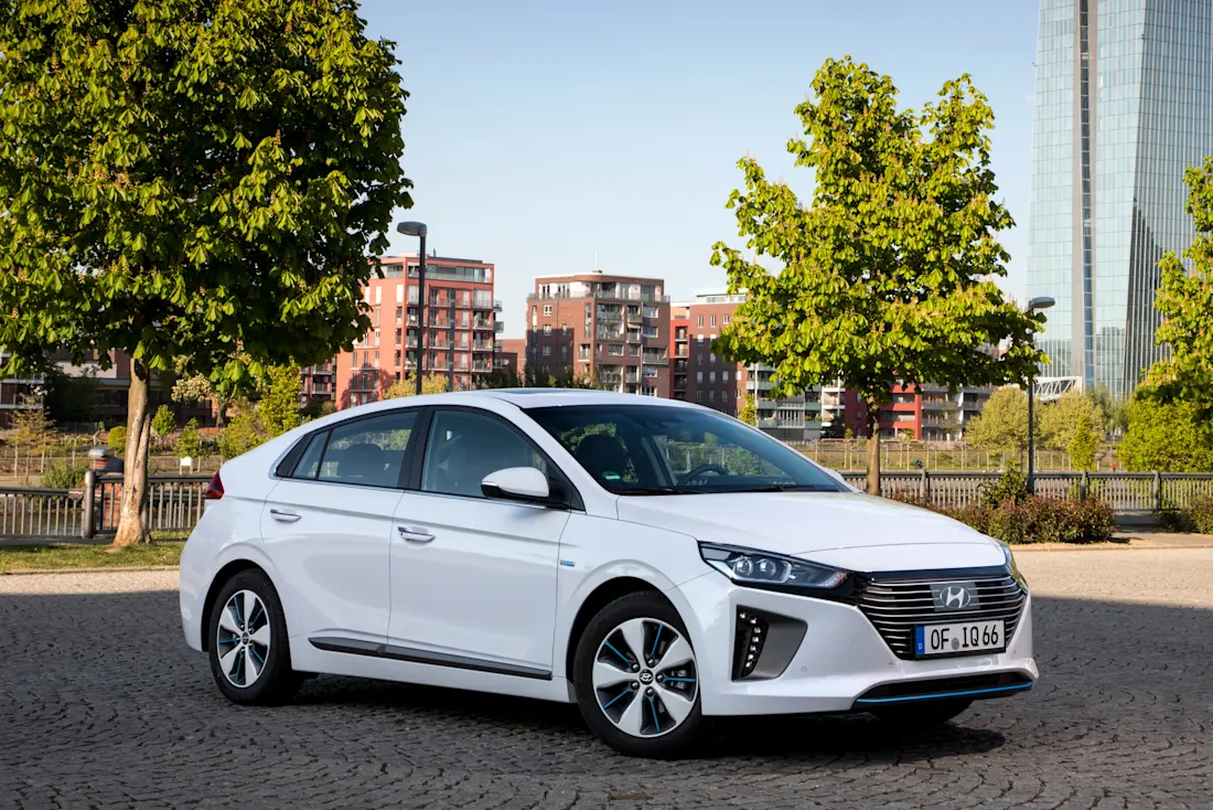 hyundai ioniq plug-in 307