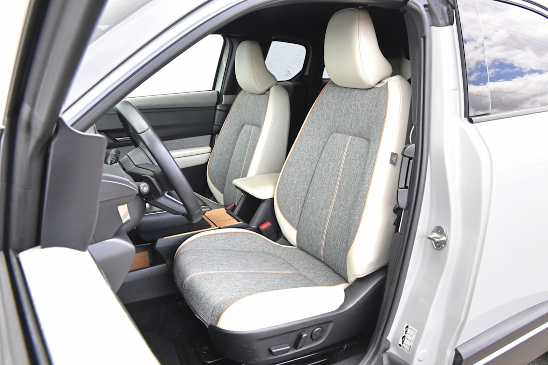 mazda-cx30-mazda-mx30-2023-5.jpg