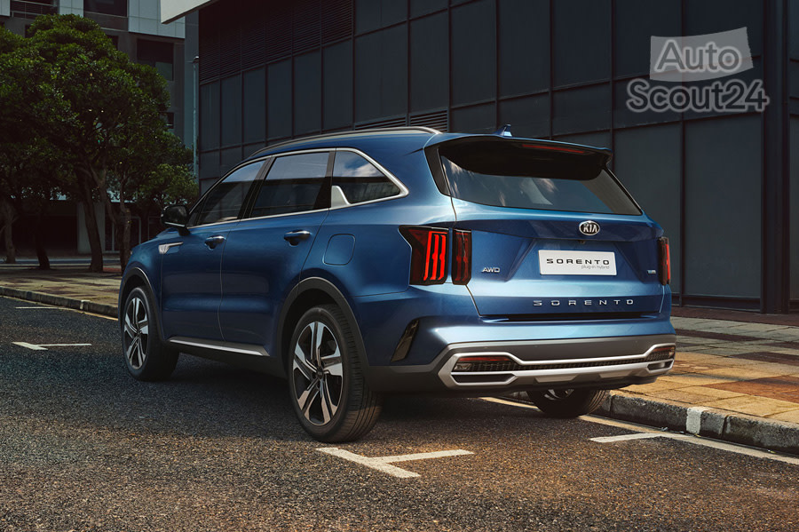 KiaSorentoPHEV-rear.jpg