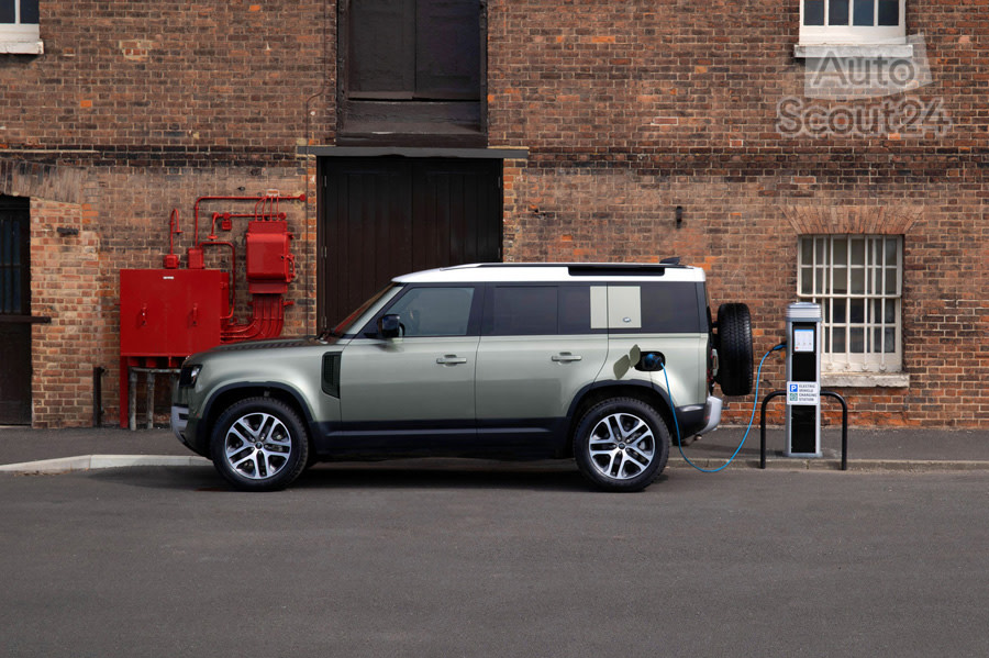 2021-Land-Rover-Defender-65.jpg