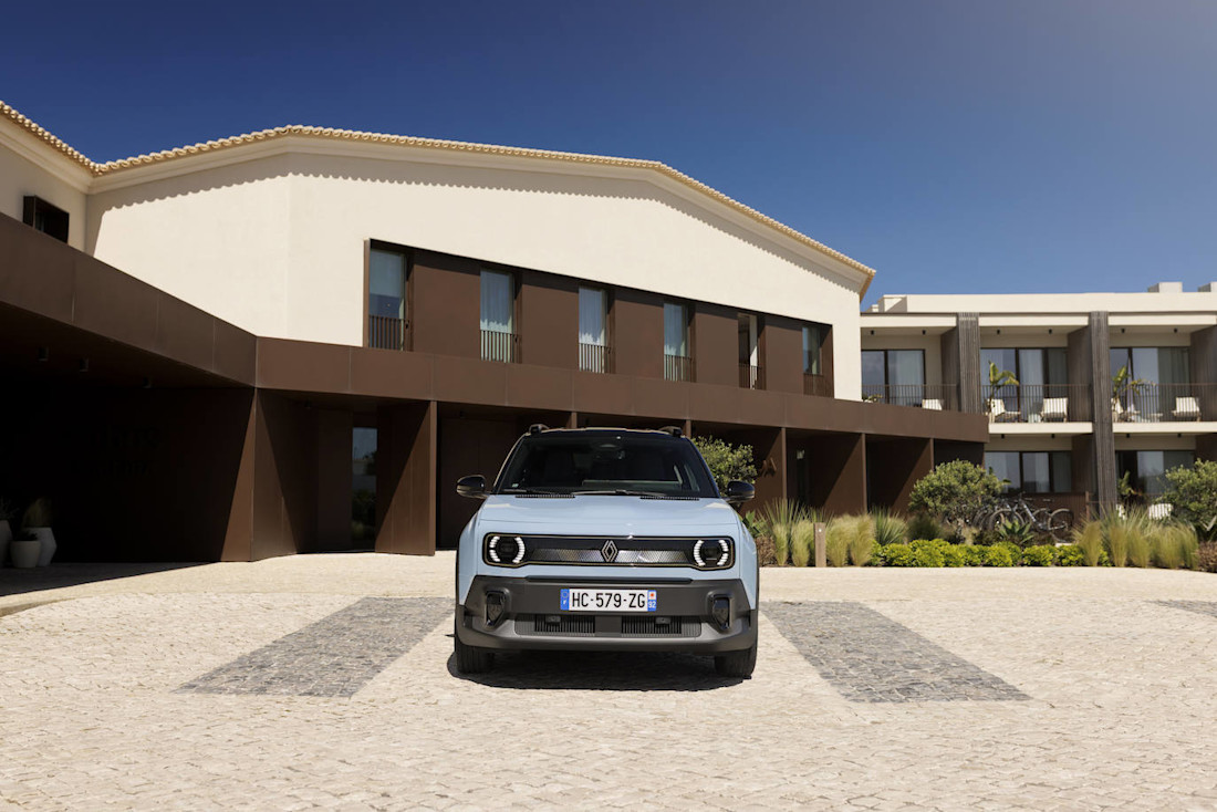 Renault-4-e-tech-2025 (24).jpg