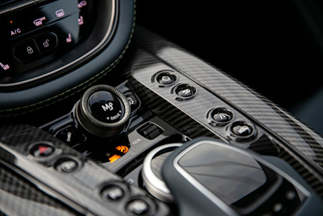 Editorial 2023 aston martin dbx 707 20 jw