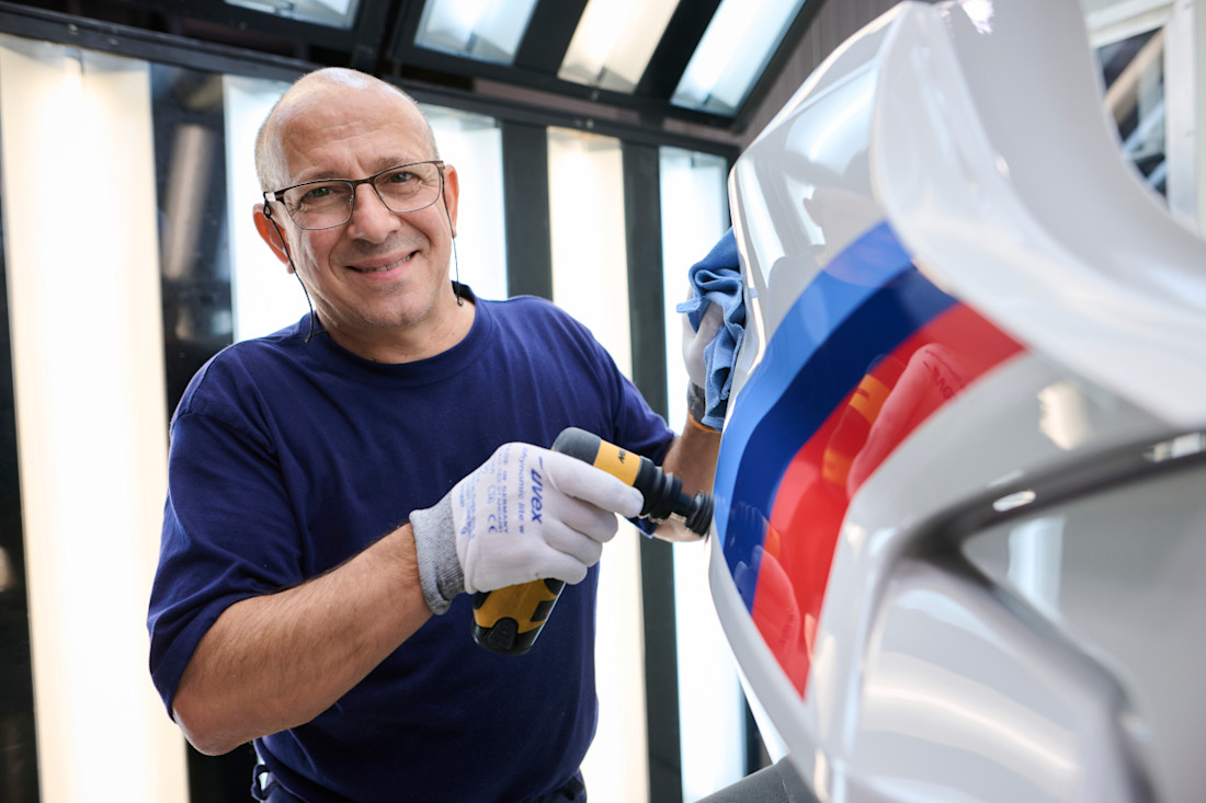 ¿Cómo pintar el parachoques del coche?