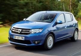 Dacia Sandero privită din faţă