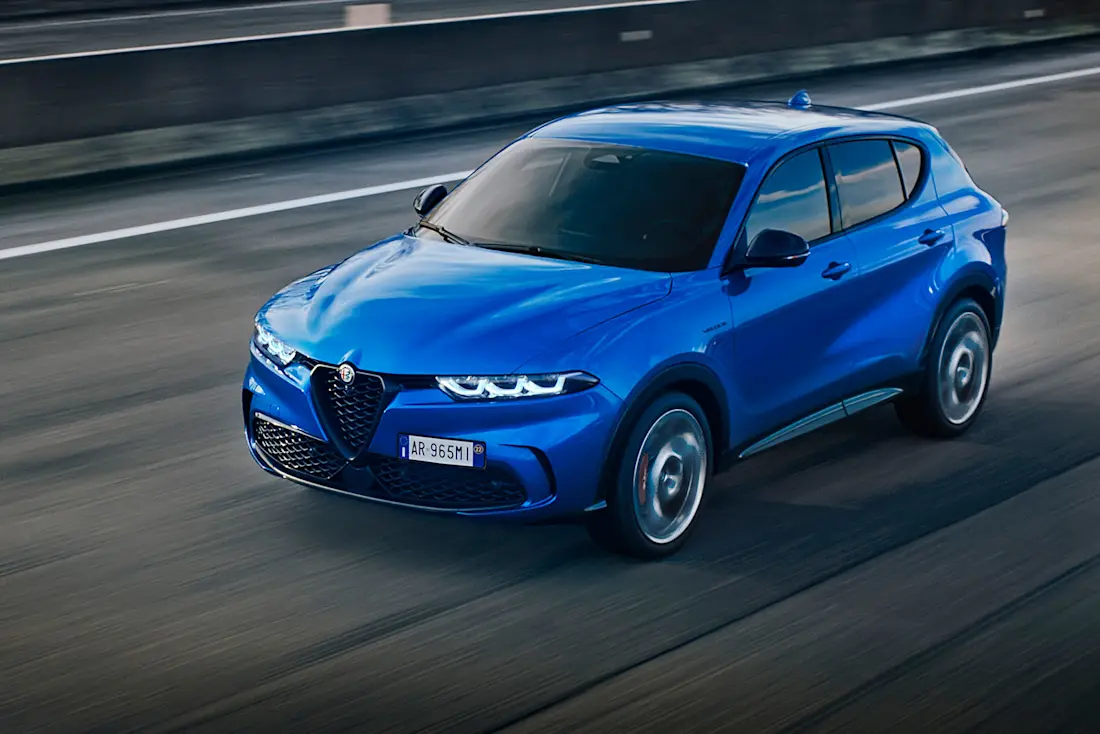 Das Kompakt-SUV soll sich dynamisch fahren lassen. Die Motorenpalette reicht vom 130 PS Diesel bis zum 275 PS starken Plug-in Hybrid.  Das Kompakt-SUV soll sich dynamisch fahren lassen. Die Motorenpalette reicht vom 130 PS Diesel bis zum 275 PS starken Plug-in Hybrid.