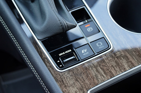 Duel de minifourgonnettes hybrides : la Kia Carnival se frotte à la Toyota Sienna Image