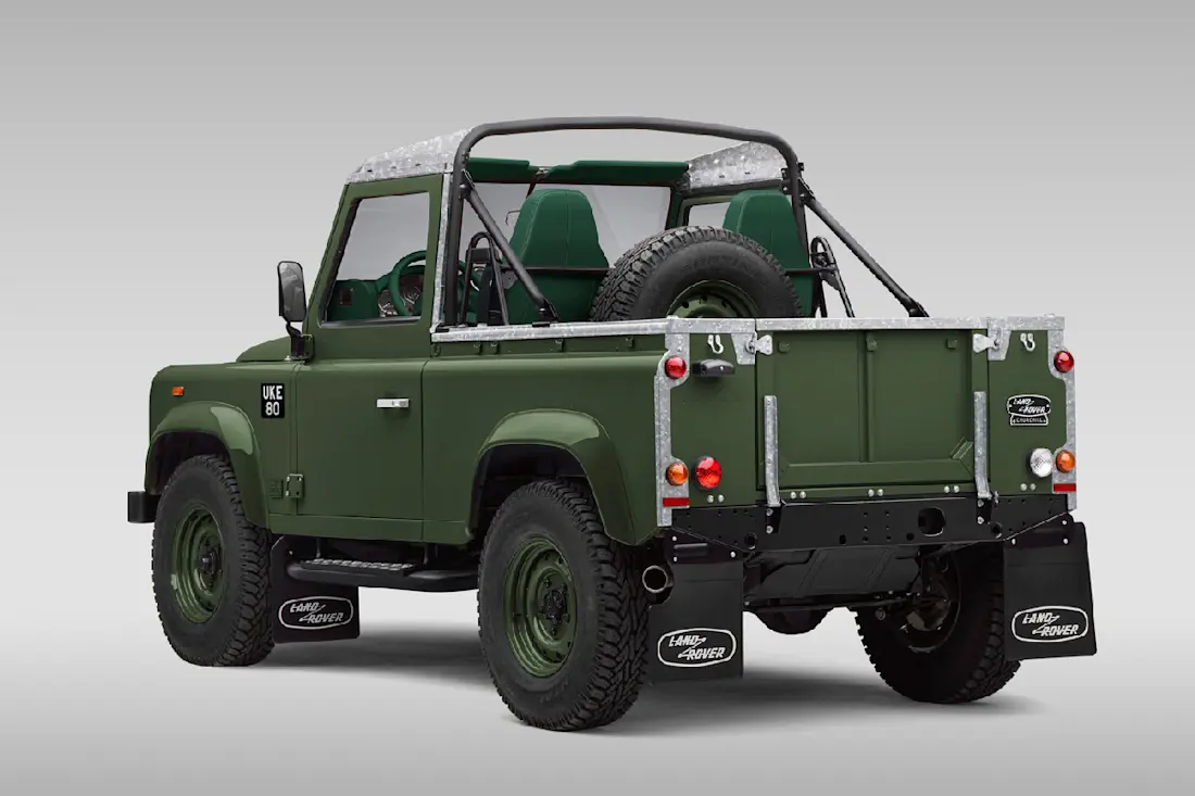 Land-Rover-defender-V8-Churchill-Edition-2025 (3)