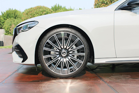 Editorial 2024 mercedes e 450 4matic fd 230724 10 pb