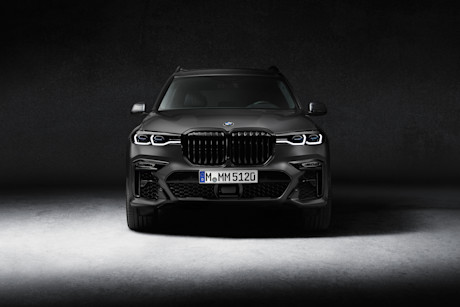 P90386162 highRes bmw-x7-edition-dark-