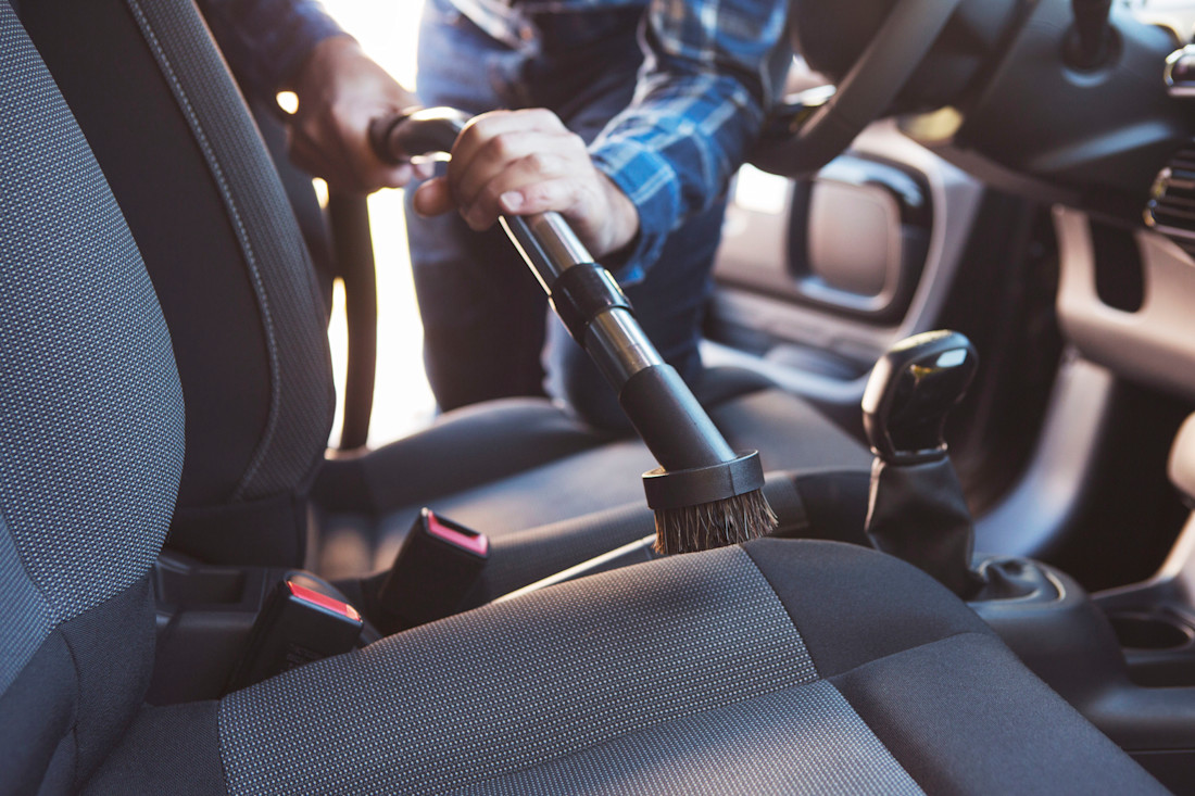 Auto-Innenraumreinigung – Tipps und Mittel