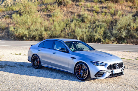 Editorial 2024 mercedes amg c 63 s e performance 03 va fr