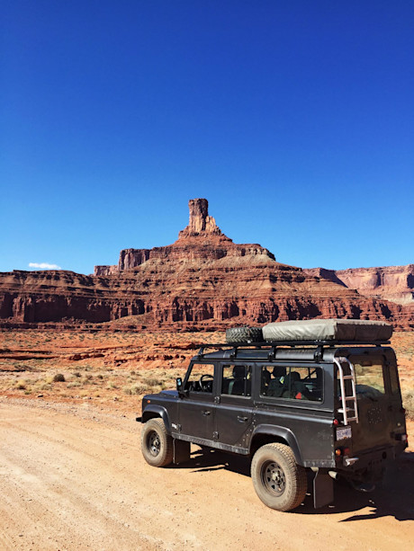 Editorial 2000 land rover defender 110 scott pelly 09