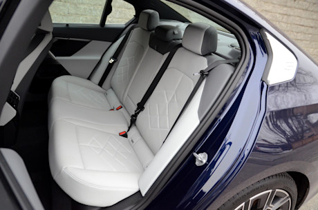 BMW i5 M60 xDrive 2024 : essai routier Body Image