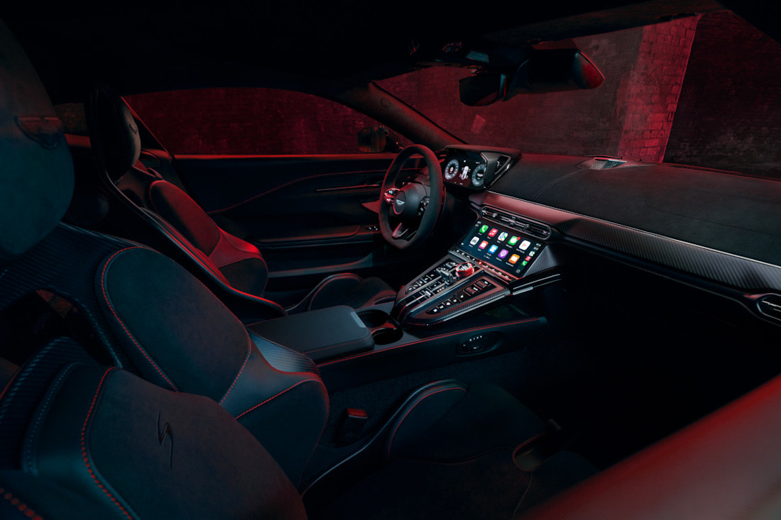 Aston-Martin-vantage-S-2025-interior (4).jpg