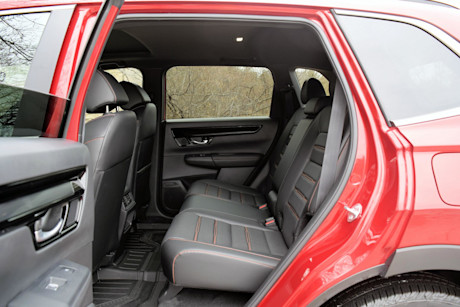 Editorial 2023 honda cr v touring hybrid 230619 10 sha