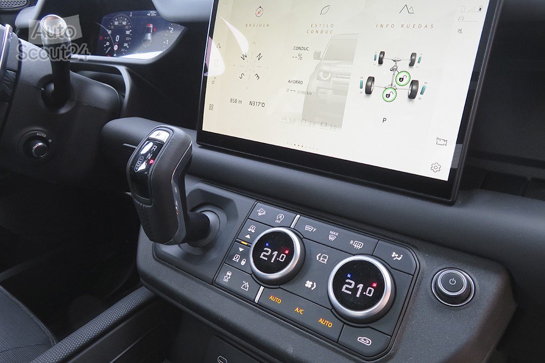 17_land_rover_defender 110 V8.JPG