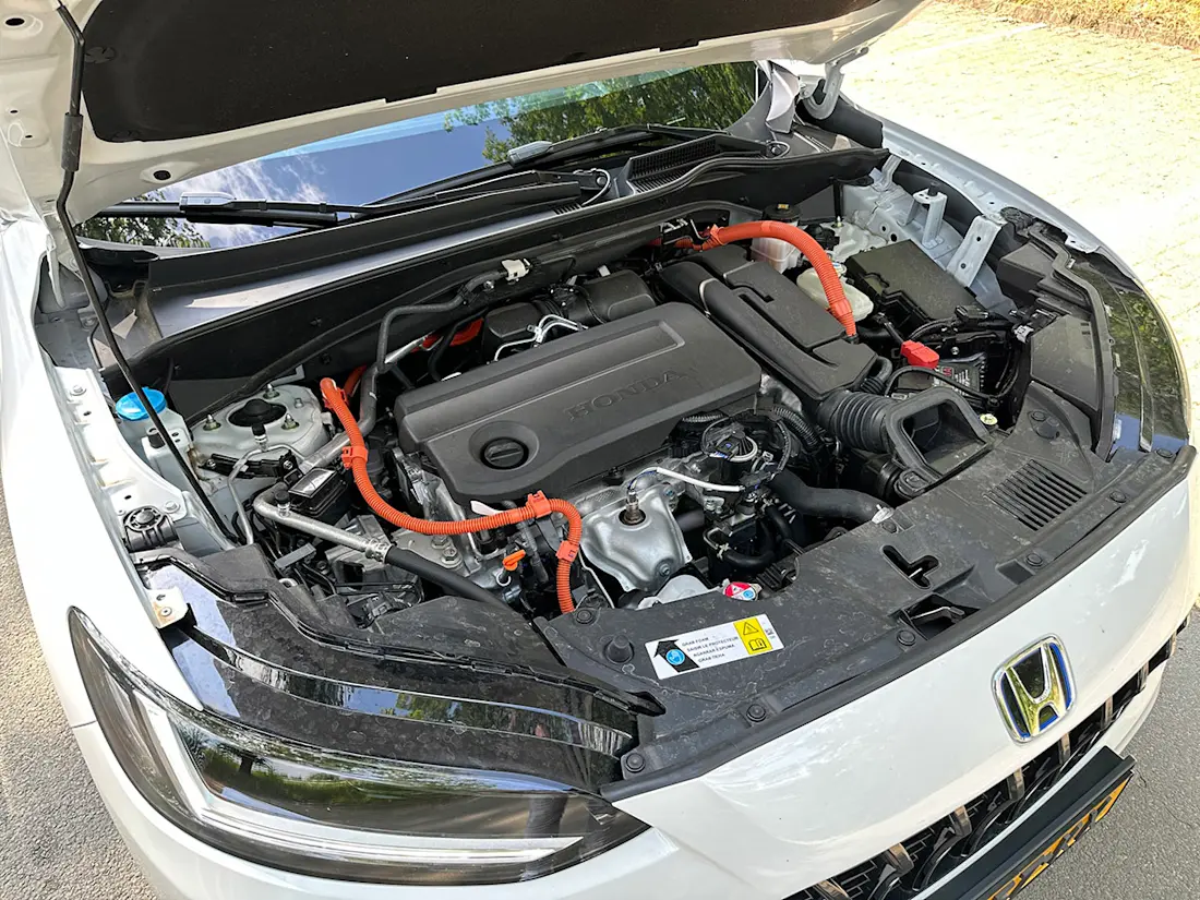 honda-zrv-hybrid-autoscout24-foto5