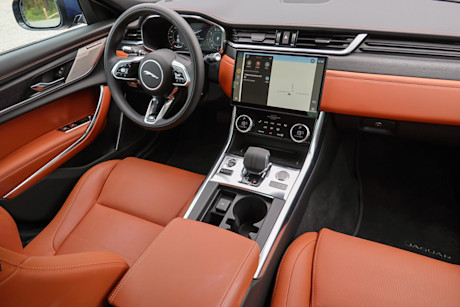 Editorial 2021 jaguar xf p300 r dynamic 21 jm