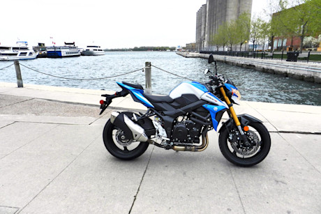 Editorial 03 jb 2015 suzuki gsx s750za