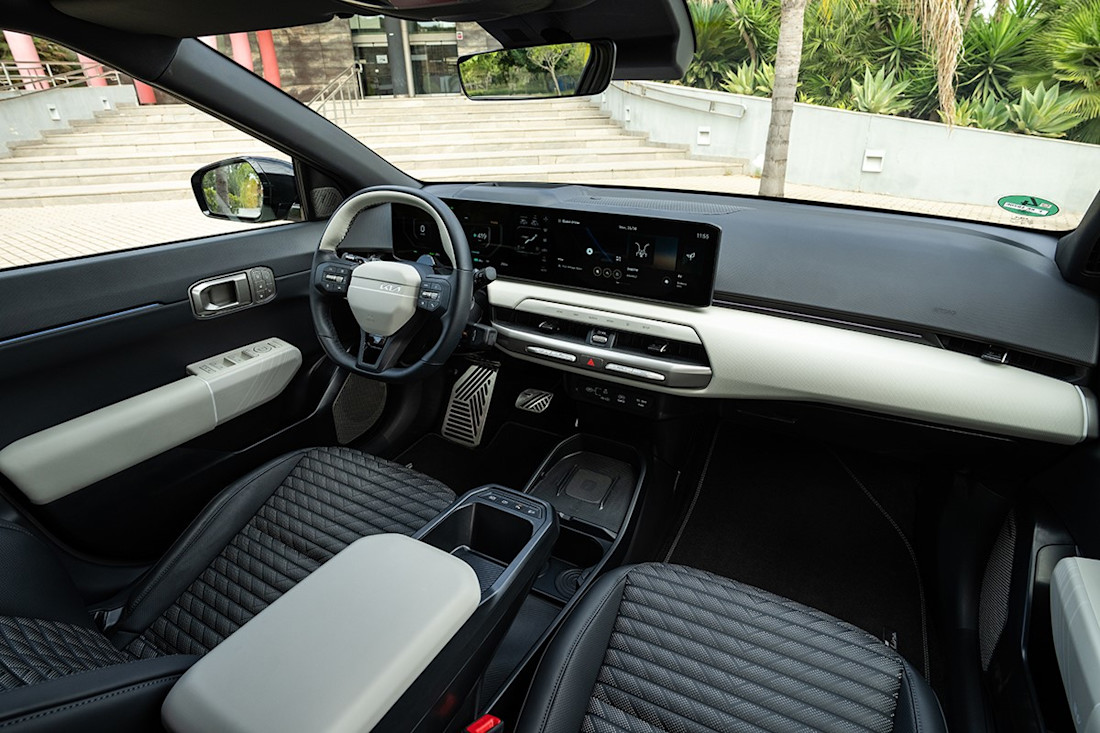 BEBE20250925 Kia EV4 03