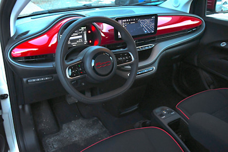 Fiat 500e 2025 : essai routier Body Image