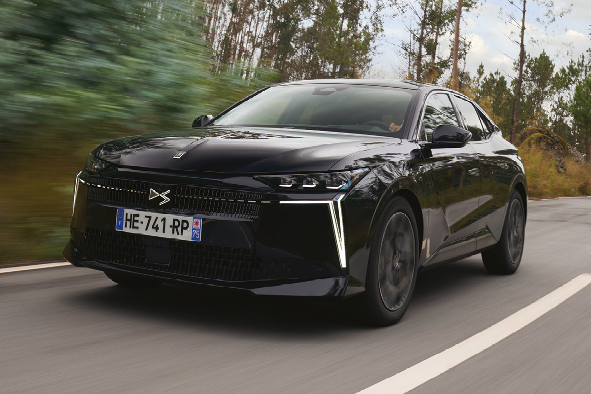 Alle informatie over de DS N°4 bij AutoScout24.