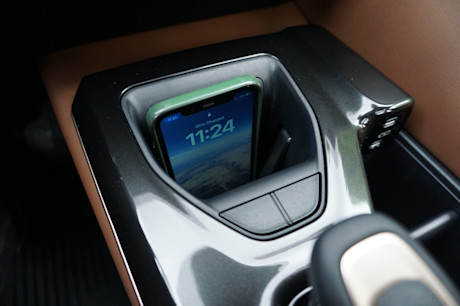 Editorial 2025 toyota crown signia di 15