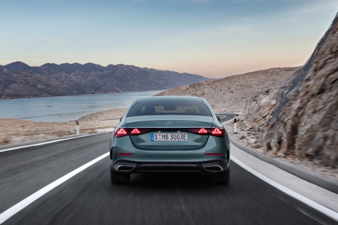 mercedes-clase-e-2024.hibrido-enchufable.jpg