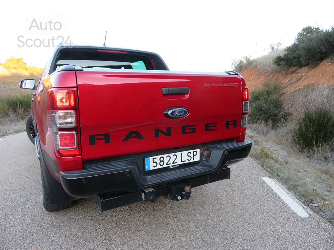 31 ford ranger puerta trasera.jpg