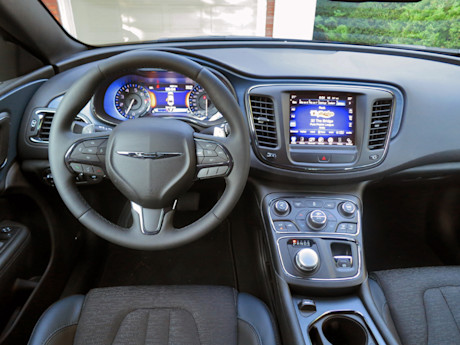 Editorial 2015 chrysler 200s 36 awd pb 11 2103