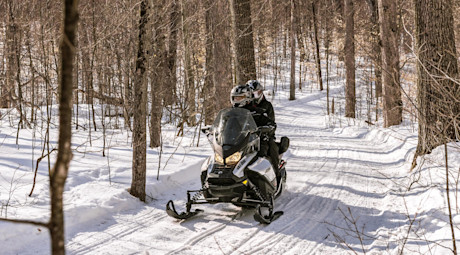 Editorial snowmobiling 101 06 dw