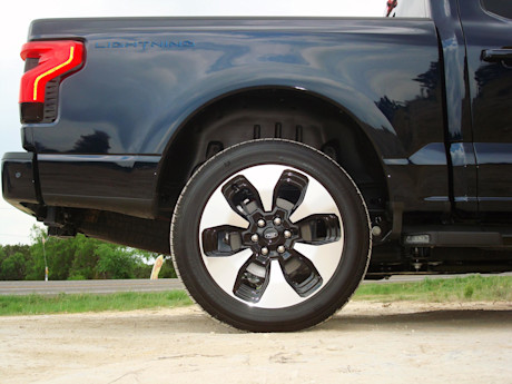Editorial 2022 ford f 150 lightning 13 bc fr