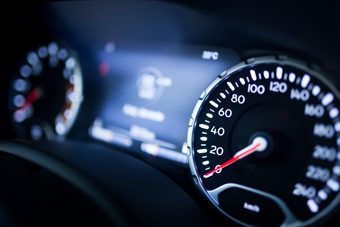 Meilen pro Stunde, Kilometer pro Stunde – was ist der Unterschied und wie rechne ich es um?