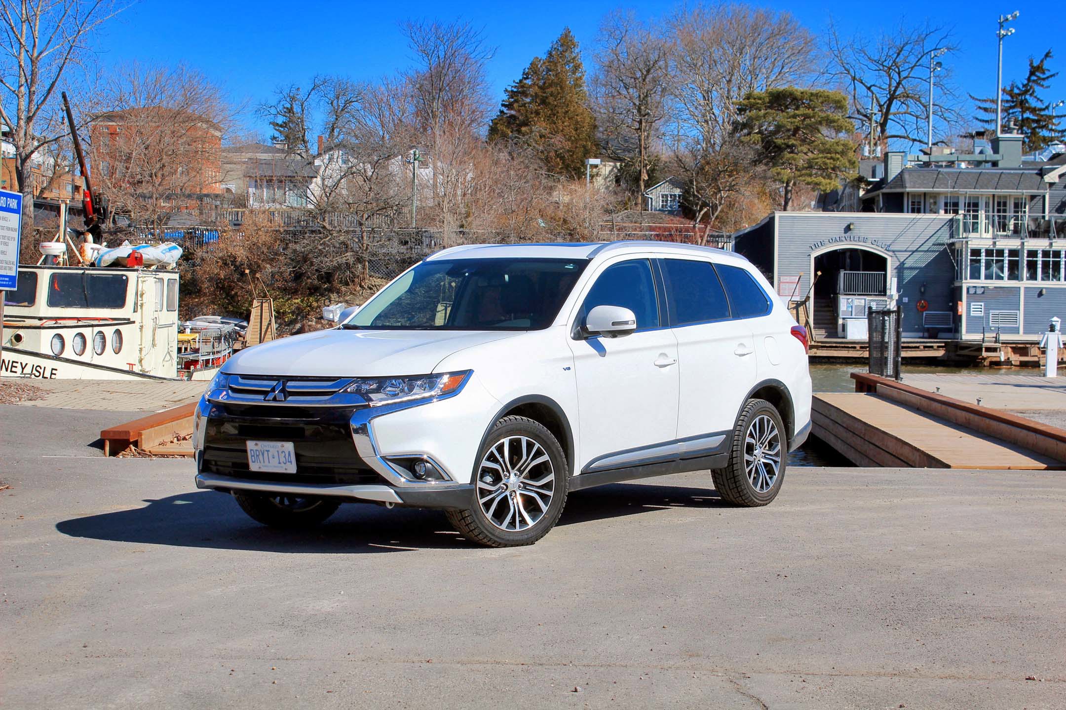 2018 Mitsubishi Outlander Test Drive Review - AutoTrader.ca 2018 Mitsubishi Outlander Test Drive Review - AutoTrader.ca