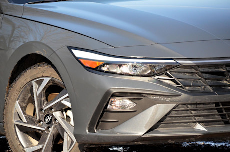 Hyundai Elantra 2024 : essai routier Image