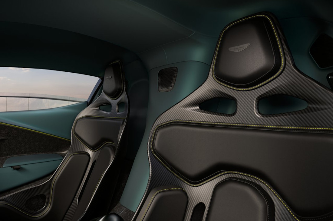 Aston-Martin-Valhalla-2026-interior (5).jpg