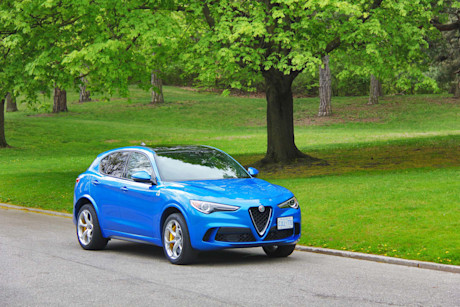 Editorial 2019 alfa romeo stelvio quadrifoglio awd 10 dw