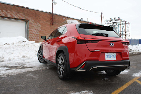 Lexus UX 250h AWD 2020 : essai hivernal Image