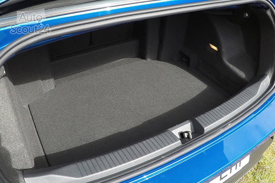 foto vw t-roc maletero 2.JPG