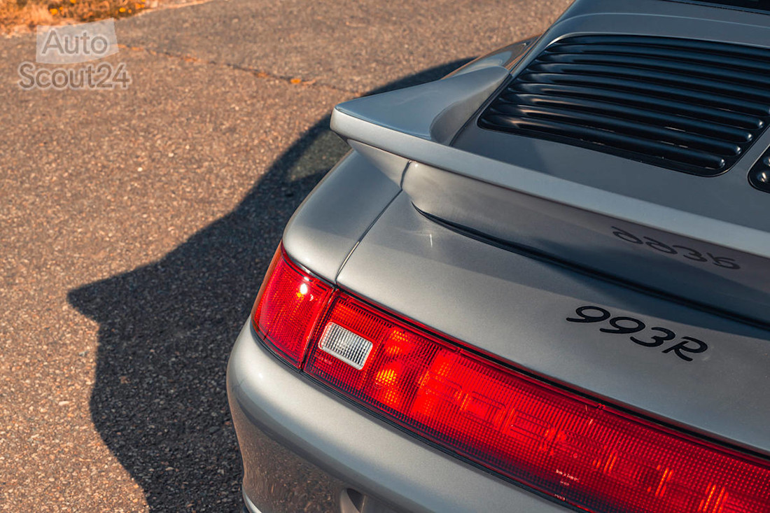 Autoart-993R-By-Paul-Stephens-Porsche-993 (7).jpg