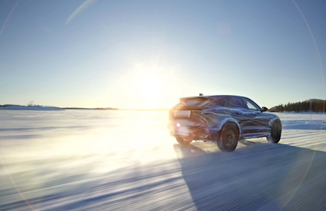 Editorial 01bb jaguar f pace cold test