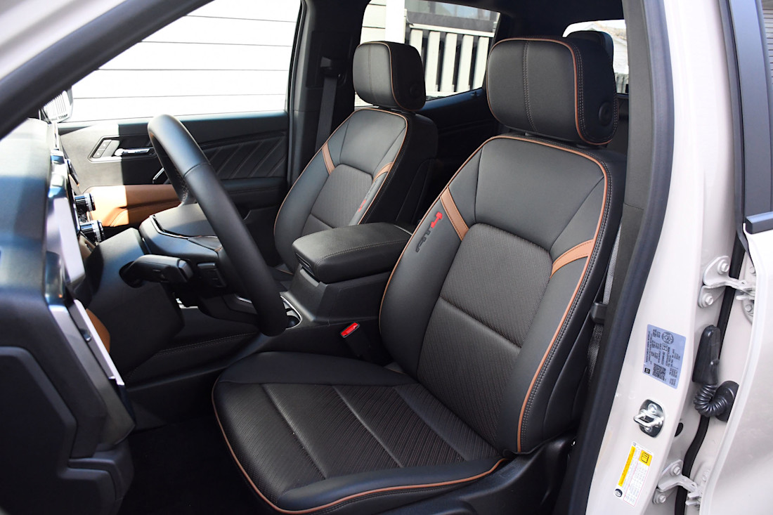 2026 GMC Canyon - TD - DR - 260506 - 39.jpg