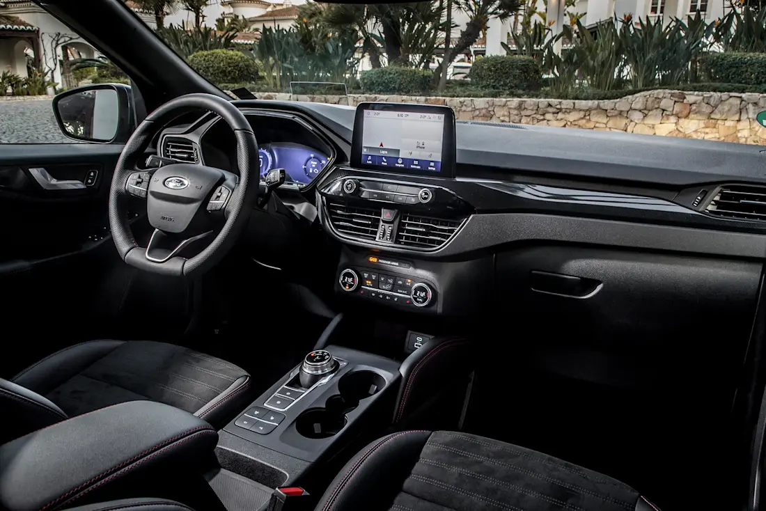 Kuga ST-Line X Plug-In Hybrid 029-LOW Kuga ST-Line X Plug-In Hybrid 029-LOW