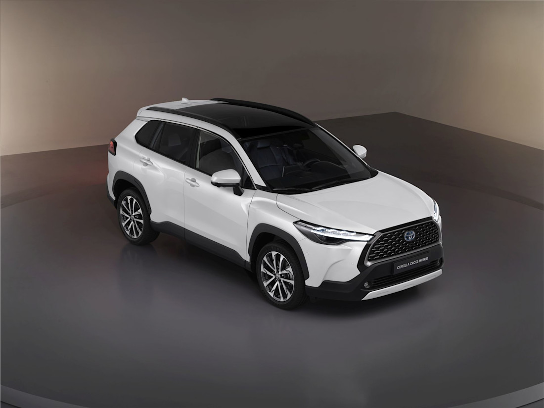 Nuova Toyota Corolla Cross, il nuovo SUV che si colloca tra il Toyota C-HR e il RAV4