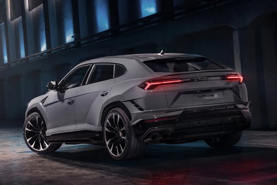 Lamborghini-Urus-S-Side-Rear Lamborghini-Urus-S-Side-Rear