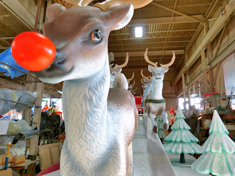 Editorial 02 sw scp new santa float