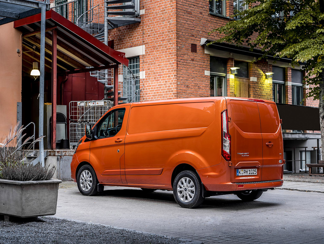 Transit_Custom_PHEV_002-LOW
