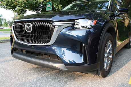 Match comparatif des VUS intermédiaires hybrides rechargeables, Édition 2024: Mazda CX-90 PHEV 2024 vs Mazda CX-70 PHEV 2025 Image