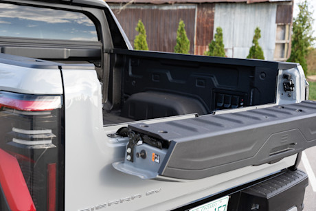 2025 GMC Sierra EV Review Image