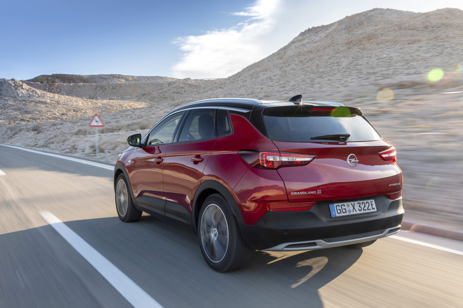 Opel-Grandland-X-Hybrid4 (6).jpg